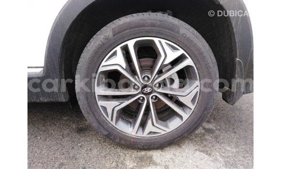 Gura Imported Hyundai Santa Fe White Imodoka i Import - Dubai mu Uganda Gura Imported Hyundai Santa Fe White Imodoka i Import - Dubai mu Uganda