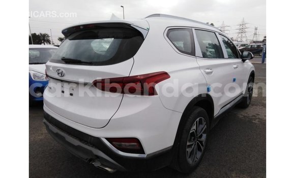 Gura Imported Hyundai Santa Fe White Imodoka i Import - Dubai mu Uganda Gura Imported Hyundai Santa Fe White Imodoka i Import - Dubai mu Uganda