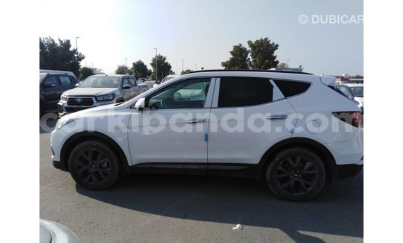 Gura Imported Hyundai Santa Fe White Imodoka i Import - Dubai mu Uganda Gura Imported Hyundai Santa Fe White Imodoka i Import - Dubai mu Uganda