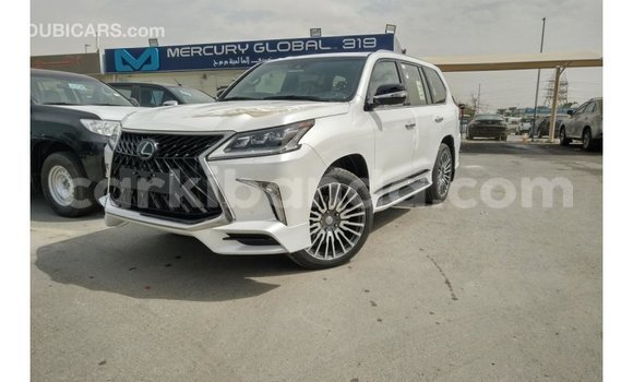 Acheter Import Voiture Lexus LX Blanc à Import - Dubai, Ouganda Acheter Import Voiture Lexus LX Blanc à Import - Dubai, Ouganda