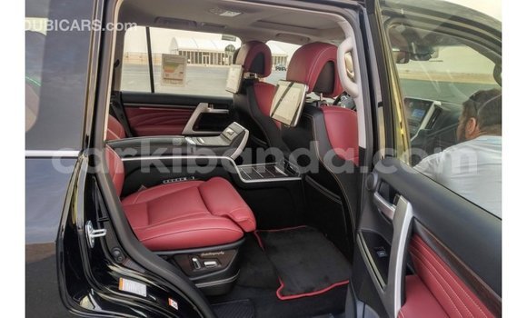 Gura Imported Toyota Land Cruiser Black Imodoka i Import - Dubai mu Uganda Gura Imported Toyota Land Cruiser Black Imodoka i Import - Dubai mu Uganda