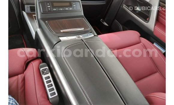 Acheter Import Voiture Toyota Land Cruiser Noir à Import - Dubai, Ouganda Acheter Import Voiture Toyota Land Cruiser Noir à Import - Dubai, Ouganda