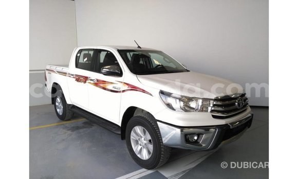 Acheter Import Voiture Toyota Hilux Blanc à Import - Dubai, Ouganda Acheter Import Voiture Toyota Hilux Blanc à Import - Dubai, Ouganda