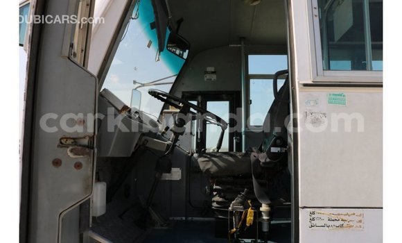 Buy Import Tata Xenon White Car in Import - Dubai in Uganda