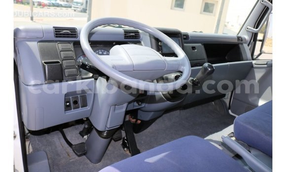 Buy Import Mitsubishi L400 White Truck in Import - Dubai in Uganda