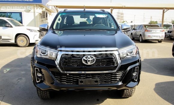 Acheter Import Voiture Toyota Hilux Noir à Import - Dubai, Ouganda Acheter Import Voiture Toyota Hilux Noir à Import - Dubai, Ouganda