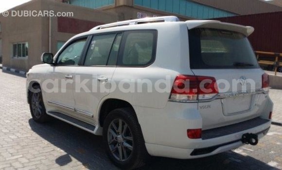 Gura Imported Toyota Land Cruiser White Imodoka i Import - Dubai mu Uganda Gura Imported Toyota Land Cruiser White Imodoka i Import - Dubai mu Uganda