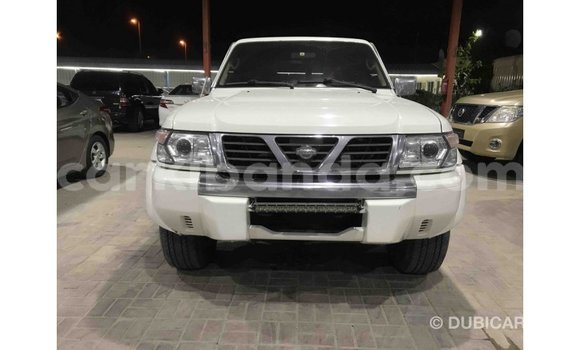 Nunua Imported Nissan Patrol Nyeupe Gari ndani ya Import - Dubai nchini Uganda Nunua Imported Nissan Patrol Nyeupe Gari ndani ya Import - Dubai nchini Uganda