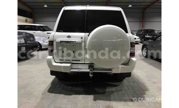 Nunua Imported Nissan Patrol Nyeupe Gari ndani ya Import - Dubai nchini Uganda Nunua Imported Nissan Patrol Nyeupe Gari ndani ya Import - Dubai nchini Uganda