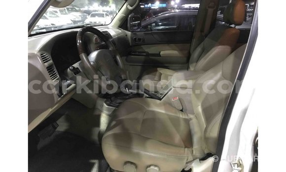 Nunua Imported Nissan Patrol Nyeupe Gari ndani ya Import - Dubai nchini Uganda Nunua Imported Nissan Patrol Nyeupe Gari ndani ya Import - Dubai nchini Uganda