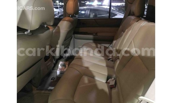 Nunua Imported Nissan Patrol Nyeupe Gari ndani ya Import - Dubai nchini Uganda Nunua Imported Nissan Patrol Nyeupe Gari ndani ya Import - Dubai nchini Uganda