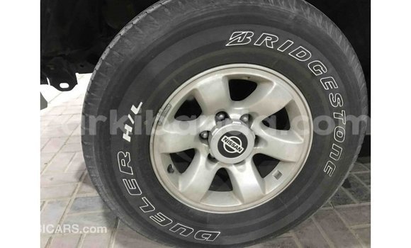 Nunua Imported Nissan Patrol Nyeupe Gari ndani ya Import - Dubai nchini Uganda Nunua Imported Nissan Patrol Nyeupe Gari ndani ya Import - Dubai nchini Uganda