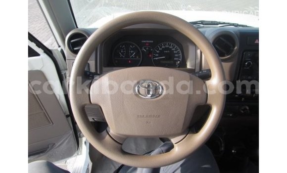 Buy Import Toyota Land Cruiser White Car in Import - Dubai in Uganda Buy Import Toyota Land Cruiser White Car in Import - Dubai in Uganda