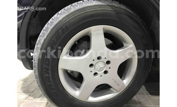 Nunua Imported Mercedes‒Benz 190 (W201) Bluu Gari ndani ya Import - Dubai nchini Uganda Nunua Imported Mercedes‒Benz 190 (W201) Bluu Gari ndani ya Import - Dubai nchini Uganda