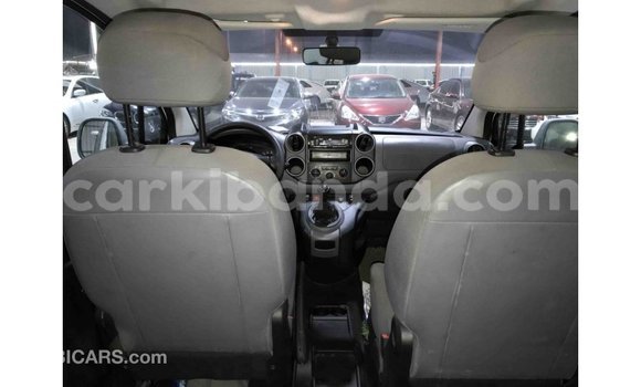 Nunua Imported Peugeot Partner Nyeupe Gari ndani ya Import - Dubai nchini Uganda Nunua Imported Peugeot Partner Nyeupe Gari ndani ya Import - Dubai nchini Uganda