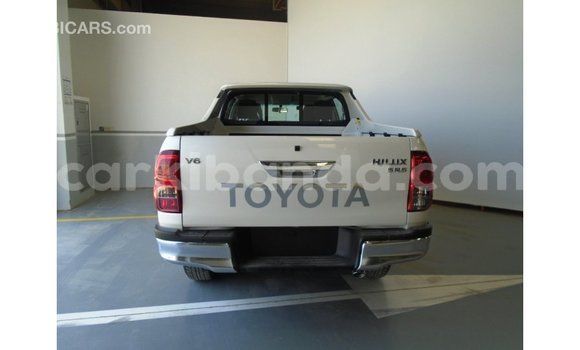 Acheter Import Voiture Toyota Hilux Blanc à Import - Dubai, Ouganda Acheter Import Voiture Toyota Hilux Blanc à Import - Dubai, Ouganda