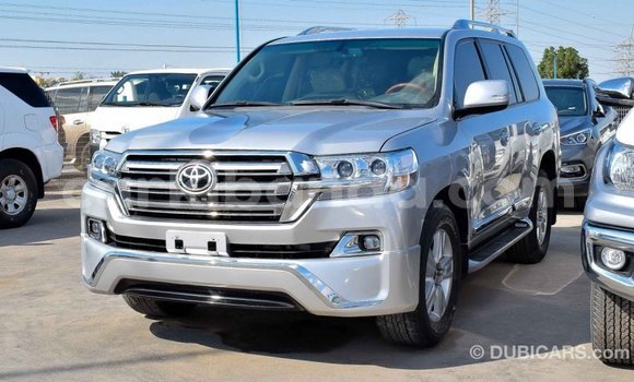 Nunua Imported Toyota Land Cruiser Nyingine Gari ndani ya Import - Dubai nchini Uganda Nunua Imported Toyota Land Cruiser Nyingine Gari ndani ya Import - Dubai nchini Uganda