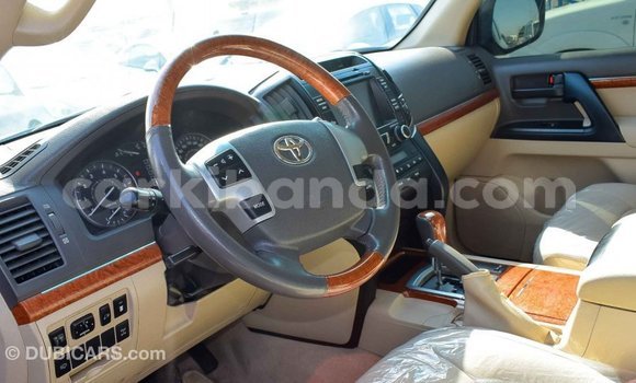 Nunua Imported Toyota Land Cruiser Nyingine Gari ndani ya Import - Dubai nchini Uganda Nunua Imported Toyota Land Cruiser Nyingine Gari ndani ya Import - Dubai nchini Uganda