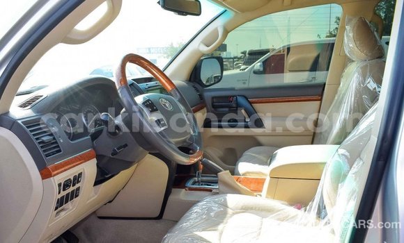 Nunua Imported Toyota Land Cruiser Nyingine Gari ndani ya Import - Dubai nchini Uganda Nunua Imported Toyota Land Cruiser Nyingine Gari ndani ya Import - Dubai nchini Uganda