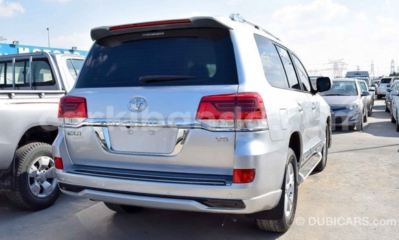 Nunua Imported Toyota Land Cruiser Nyingine Gari ndani ya Import - Dubai nchini Uganda Nunua Imported Toyota Land Cruiser Nyingine Gari ndani ya Import - Dubai nchini Uganda