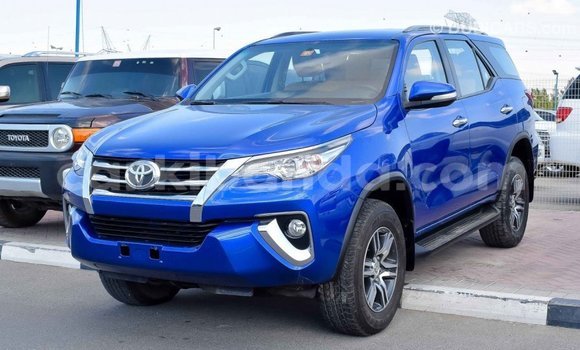 Nunua Imported Toyota Fortuner Bluu Gari ndani ya Import - Dubai nchini Uganda Nunua Imported Toyota Fortuner Bluu Gari ndani ya Import - Dubai nchini Uganda