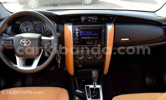 Nunua Imported Toyota Fortuner Bluu Gari ndani ya Import - Dubai nchini Uganda Nunua Imported Toyota Fortuner Bluu Gari ndani ya Import - Dubai nchini Uganda