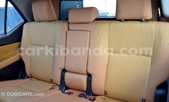 Nunua Imported Toyota Fortuner Bluu Gari ndani ya Import - Dubai nchini Uganda Nunua Imported Toyota Fortuner Bluu Gari ndani ya Import - Dubai nchini Uganda