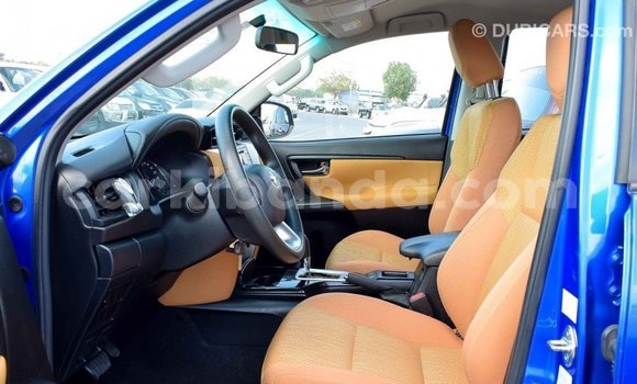 Nunua Imported Toyota Fortuner Bluu Gari ndani ya Import - Dubai nchini Uganda Nunua Imported Toyota Fortuner Bluu Gari ndani ya Import - Dubai nchini Uganda