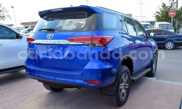 Nunua Imported Toyota Fortuner Bluu Gari ndani ya Import - Dubai nchini Uganda Nunua Imported Toyota Fortuner Bluu Gari ndani ya Import - Dubai nchini Uganda