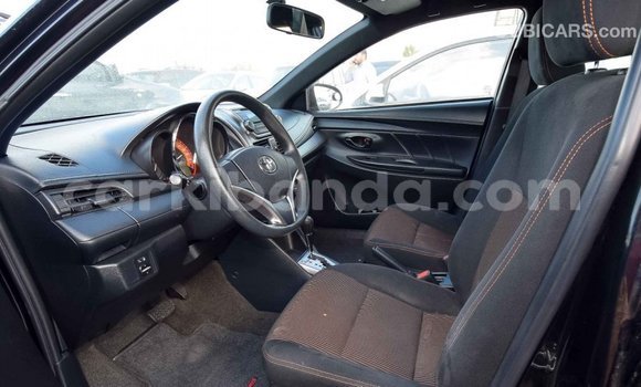 Nunua Imported Toyota Yaris Nyeusi Gari ndani ya Import - Dubai nchini Uganda Nunua Imported Toyota Yaris Nyeusi Gari ndani ya Import - Dubai nchini Uganda