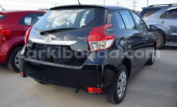 Nunua Imported Toyota Yaris Nyeusi Gari ndani ya Import - Dubai nchini Uganda Nunua Imported Toyota Yaris Nyeusi Gari ndani ya Import - Dubai nchini Uganda
