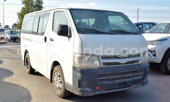 Gura Imported Toyota Hiace White Imodoka i Import - Dubai mu Uganda Gura Imported Toyota Hiace White Imodoka i Import - Dubai mu Uganda