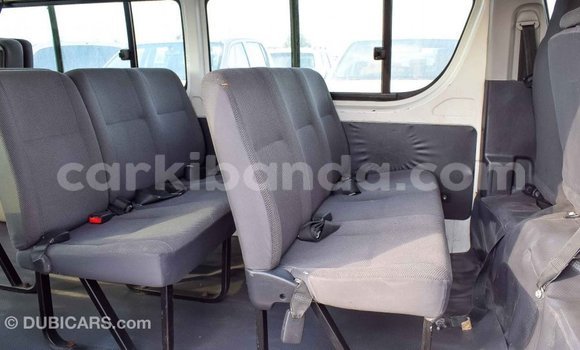 Gura Imported Toyota Hiace White Imodoka i Import - Dubai mu Uganda Gura Imported Toyota Hiace White Imodoka i Import - Dubai mu Uganda