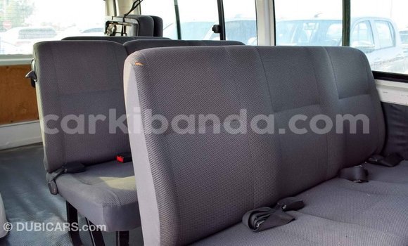 Gura Imported Toyota Hiace White Imodoka i Import - Dubai mu Uganda Gura Imported Toyota Hiace White Imodoka i Import - Dubai mu Uganda