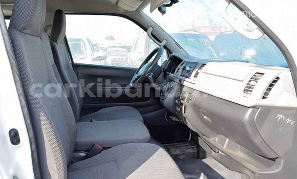 Gura Imported Toyota Hiace White Imodoka i Import - Dubai mu Uganda Gura Imported Toyota Hiace White Imodoka i Import - Dubai mu Uganda