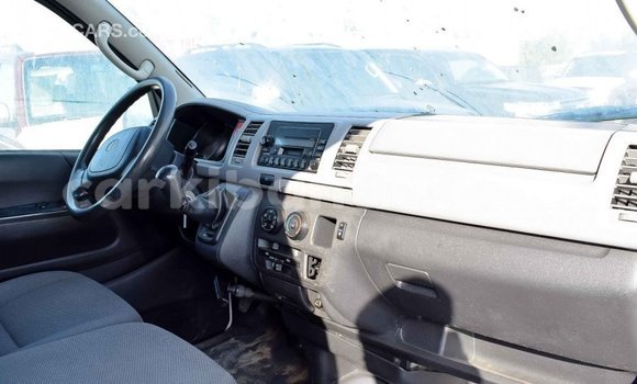 Gura Imported Toyota Hiace White Imodoka i Import - Dubai mu Uganda Gura Imported Toyota Hiace White Imodoka i Import - Dubai mu Uganda