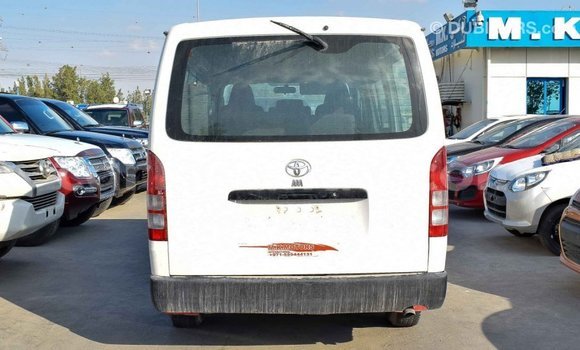 Gura Imported Toyota Hiace White Imodoka i Import - Dubai mu Uganda Gura Imported Toyota Hiace White Imodoka i Import - Dubai mu Uganda