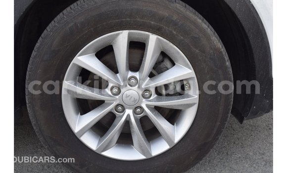 Buy Import Kia Sorento White Car in Import - Dubai in Uganda