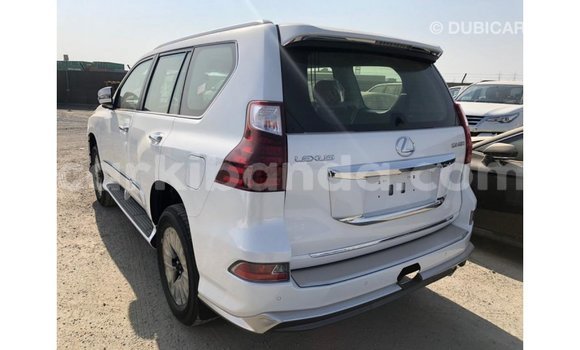 Acheter Import Voiture Lexus GX Blanc à Import - Dubai, Ouganda Acheter Import Voiture Lexus GX Blanc à Import - Dubai, Ouganda