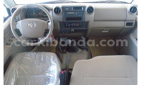 Gura Imported Toyota Land Cruiser White Imodoka i Import - Dubai mu Uganda Gura Imported Toyota Land Cruiser White Imodoka i Import - Dubai mu Uganda