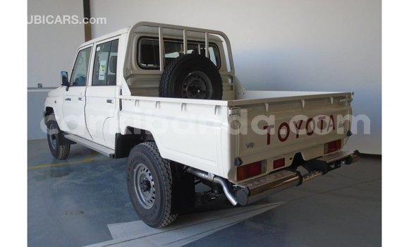Gura Imported Toyota Land Cruiser White Imodoka i Import - Dubai mu Uganda Gura Imported Toyota Land Cruiser White Imodoka i Import - Dubai mu Uganda