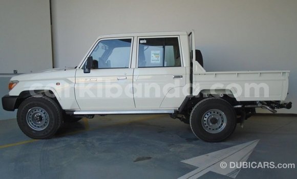 Gura Imported Toyota Land Cruiser White Imodoka i Import - Dubai mu Uganda Gura Imported Toyota Land Cruiser White Imodoka i Import - Dubai mu Uganda