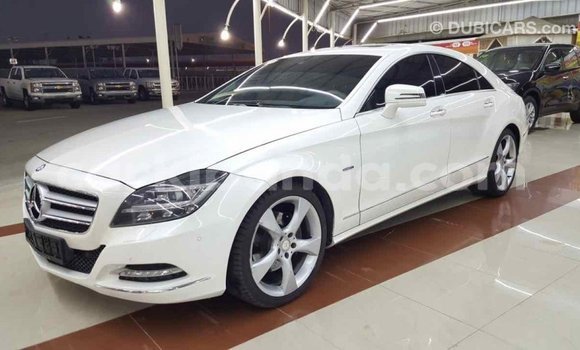 Buy Import Mercedes‒Benz 190 (W201) White Car in Import - Dubai in Uganda Buy Import Mercedes‒Benz 190 (W201) White Car in Import - Dubai in Uganda
