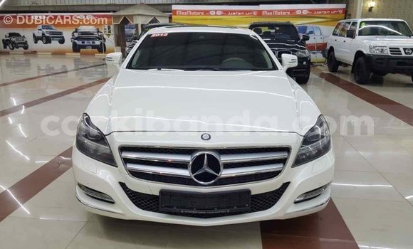 Buy Import Mercedes‒Benz 190 (W201) White Car in Import - Dubai in Uganda Buy Import Mercedes‒Benz 190 (W201) White Car in Import - Dubai in Uganda