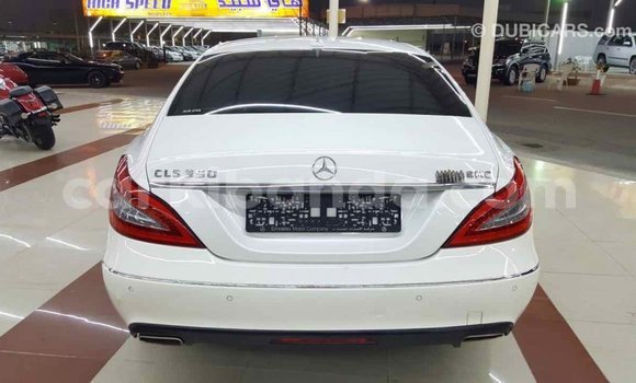 Buy Import Mercedes‒Benz 190 (W201) White Car in Import - Dubai in Uganda Buy Import Mercedes‒Benz 190 (W201) White Car in Import - Dubai in Uganda