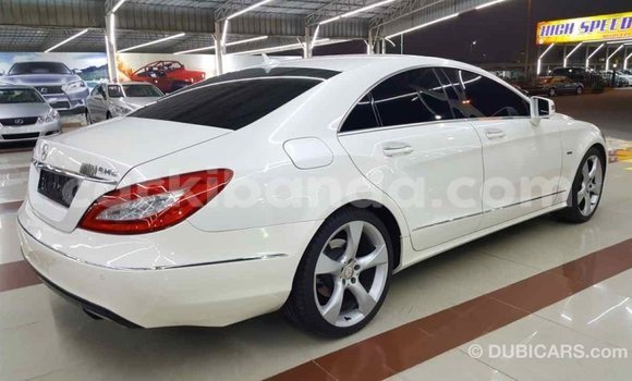 Buy Import Mercedes‒Benz 190 (W201) White Car in Import - Dubai in Uganda Buy Import Mercedes‒Benz 190 (W201) White Car in Import - Dubai in Uganda