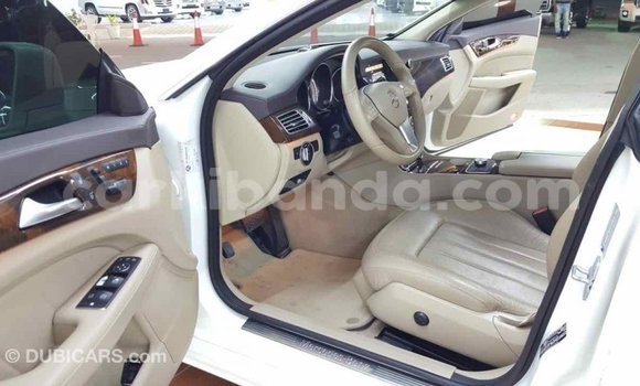 Buy Import Mercedes‒Benz 190 (W201) White Car in Import - Dubai in Uganda Buy Import Mercedes‒Benz 190 (W201) White Car in Import - Dubai in Uganda