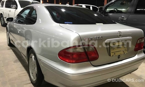 Nunua Imported Mercedes‒Benz 190 (W201) Nyingine Gari ndani ya Import - Dubai nchini Uganda Nunua Imported Mercedes‒Benz 190 (W201) Nyingine Gari ndani ya Import - Dubai nchini Uganda