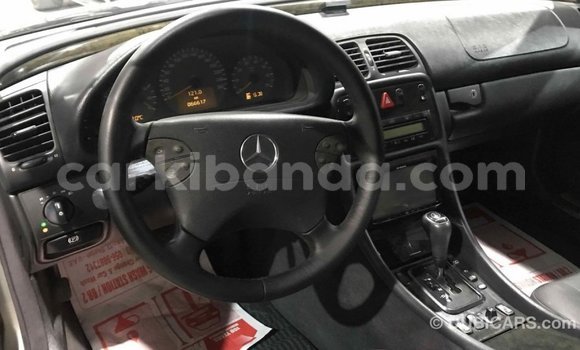 Nunua Imported Mercedes‒Benz 190 (W201) Nyingine Gari ndani ya Import - Dubai nchini Uganda Nunua Imported Mercedes‒Benz 190 (W201) Nyingine Gari ndani ya Import - Dubai nchini Uganda
