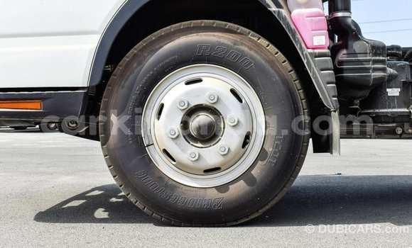 Buy Import Mitsubishi L400 White Truck in Import - Dubai in Uganda